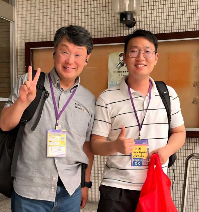 A photo of Matz and Chen Hon.